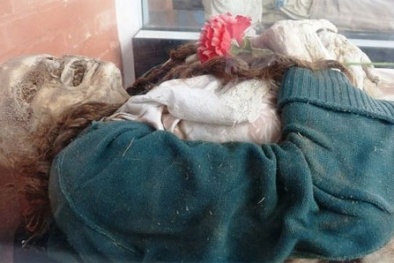 Khu mộ làm các xác chết tự nhiên hóa đá